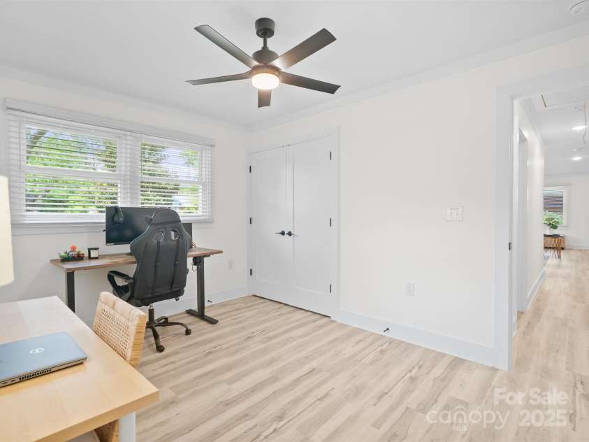 5219 Farmbrook Drive, Charlotte, NC 28210.  MLS# CAR4252482, YatesRealty ID 17199. 