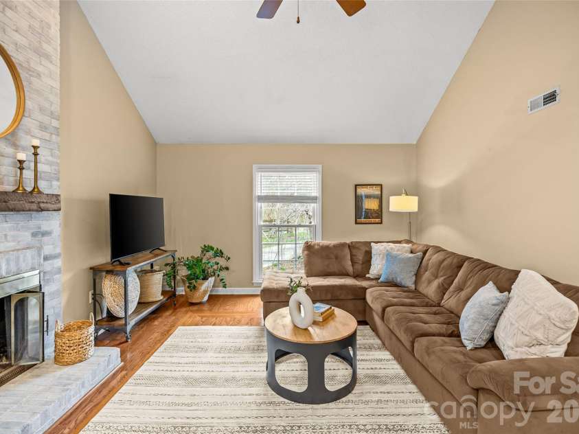 9619 Radner Lane, Charlotte, NC 28277.  MLS# CAR4344112, YatesRealty ID 1720. 