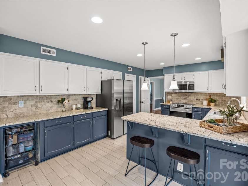 9619 Radner Lane, Charlotte, NC 28277.  MLS# CAR4344112, YatesRealty ID 1720. 