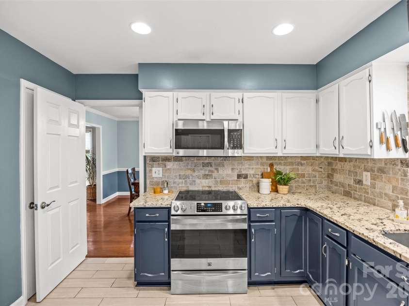 9619 Radner Lane, Charlotte, NC 28277.  MLS# CAR4344112, YatesRealty ID 1720. 