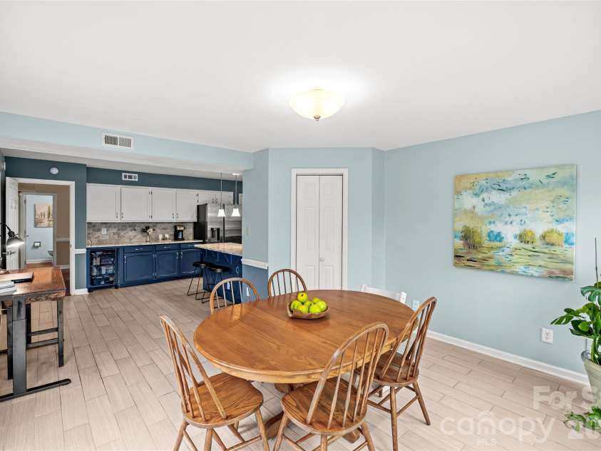 9619 Radner Lane, Charlotte, NC 28277.  MLS# CAR4344112, YatesRealty ID 1720. 