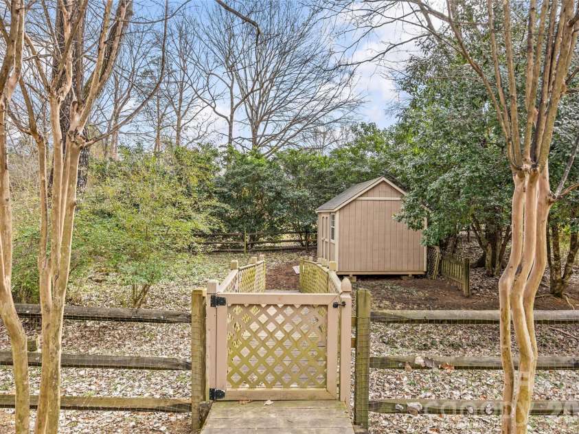 9619 Radner Lane, Charlotte, NC 28277.  MLS# CAR4344112, YatesRealty ID 1720. 