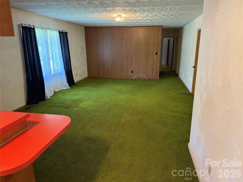 1466 Peaceful Valley Drive, Hickory, NC 28602.  MLS# CAR4368162, YatesRealty ID 17200. 