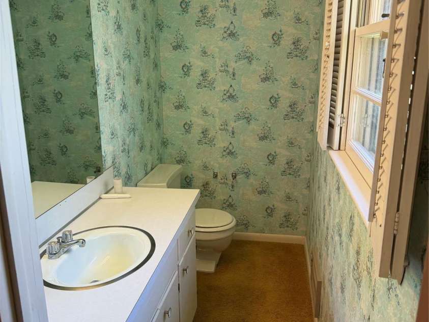 1466 Peaceful Valley Drive, Hickory, NC 28602.  MLS# CAR4368162, YatesRealty ID 17200. 