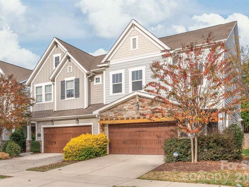 411 Belton Street, Charlotte, NC 28209.  MLS# CAR4321222, YatesRealty ID 17202. Quality craftsmanship shines in this David Weekley home — built with attention to detail and designed for modern living.