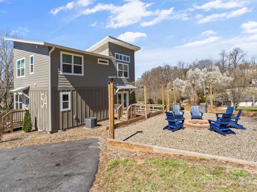 54 Banks Town Road, Weaverville, NC 28787.  MLS# CAR4237068, YatesRealty ID 17202. 