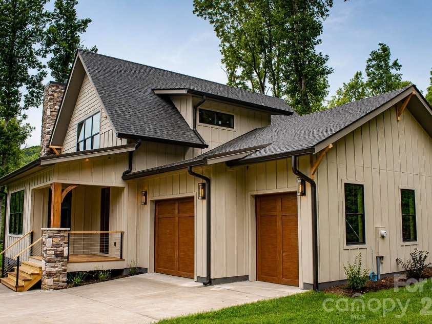 100 Bear Tree Cove, Canton, NC 28716.  MLS# CAR4358162, YatesRealty ID 17204. Fairway Wood
