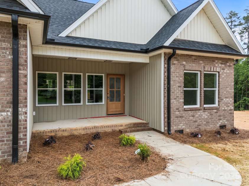315 Bonaventure Drive, Salisbury, NC 28147.  MLS# CAR4197044, YatesRealty ID 17204. 