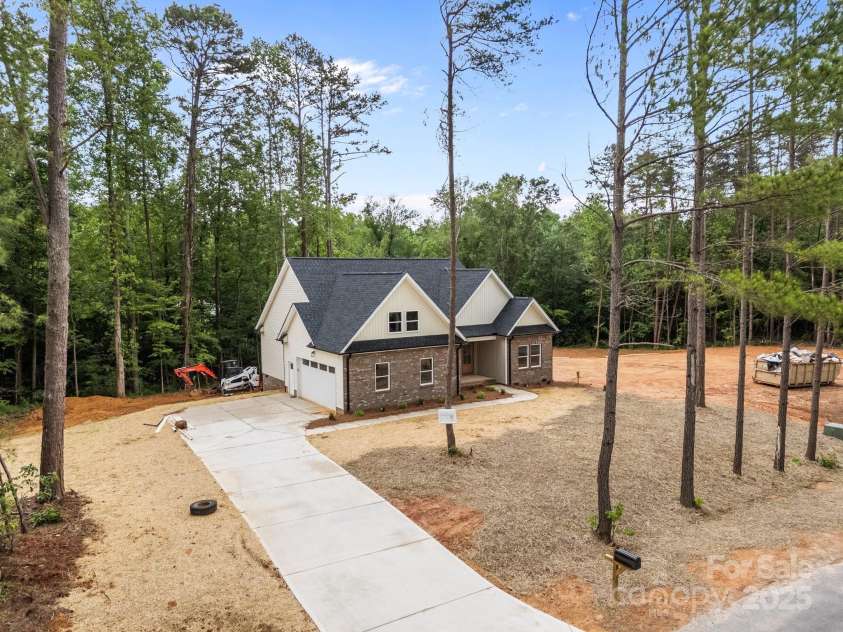 315 Bonaventure Drive, Salisbury, NC 28147.  MLS# CAR4197044, YatesRealty ID 17204. 