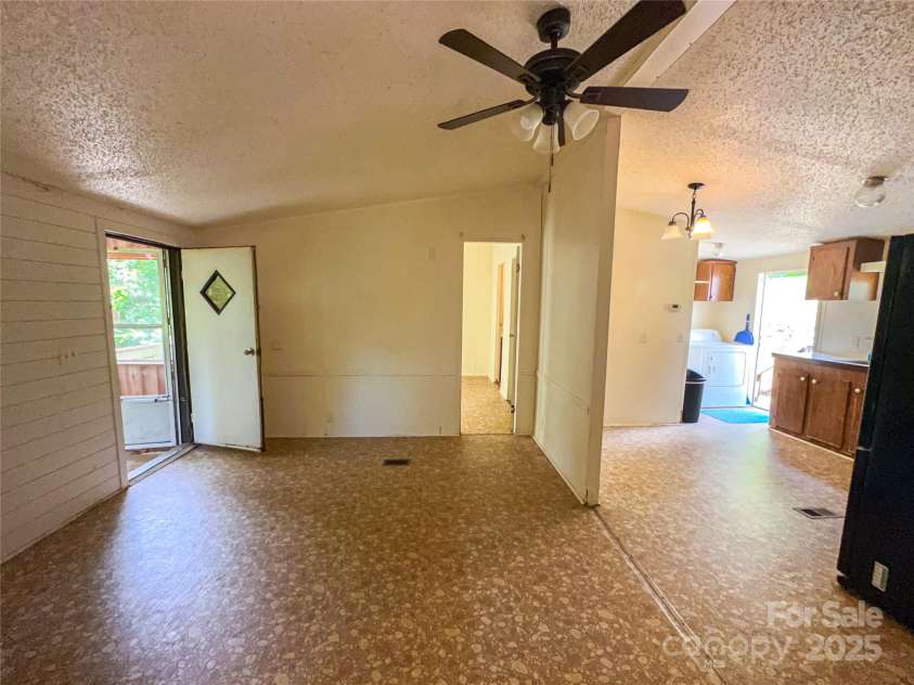 19 Harkins Lane, Marshall, NC 28753.  MLS# CAR4257877, YatesRealty ID 17207. 