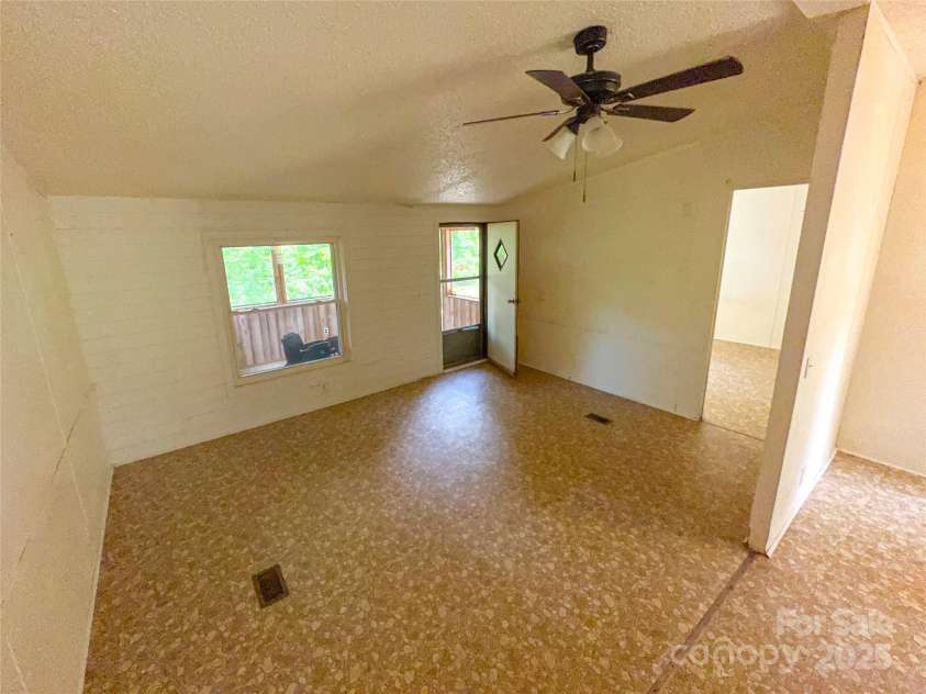 19 Harkins Lane, Marshall, NC 28753.  MLS# CAR4257877, YatesRealty ID 17207. 