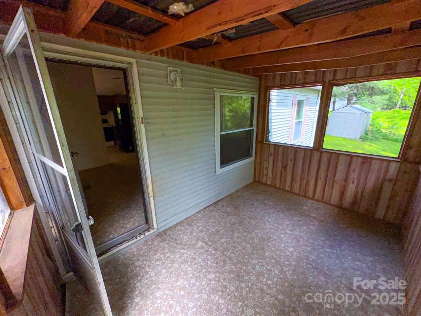 19 Harkins Lane, Marshall, NC 28753.  MLS# CAR4257877, YatesRealty ID 17207. 