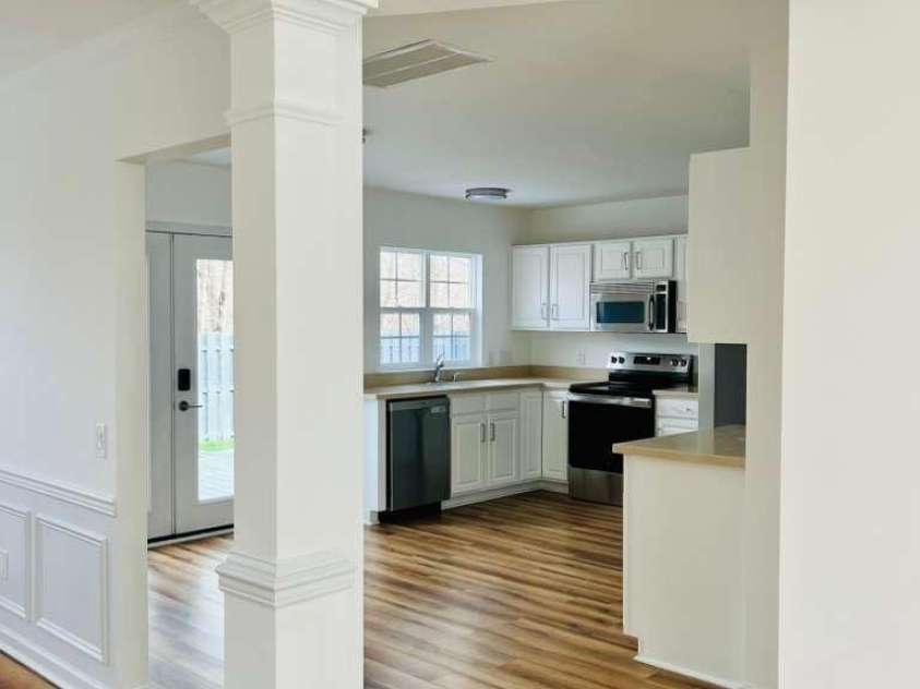 9341 Stawell Drive, Huntersville, NC 28078.  MLS# CAR4350818, YatesRealty ID 17207. 