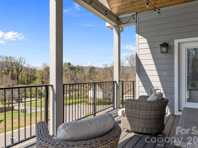 112 Meadow Breeze Road, Arden, NC 28704.  MLS# CAR4360371, YatesRealty ID 17208. 