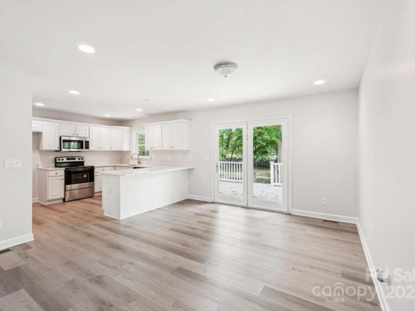 185 Hunters Point Drive, Rockwell, NC 28138.  MLS# CAR4249916, YatesRealty ID 17208. 