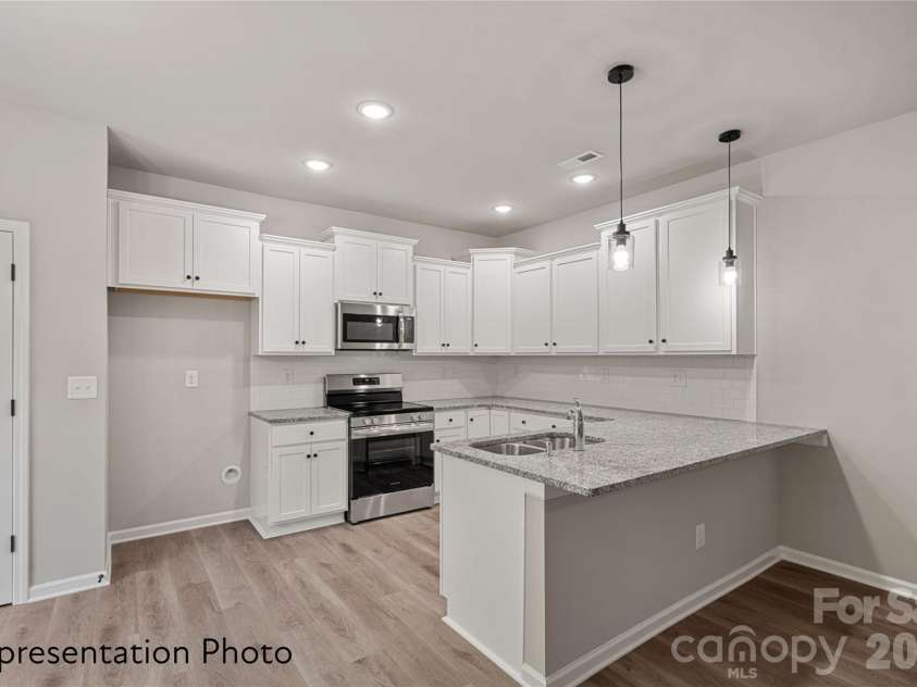 115 Pinnacle Crossing, Shelby, NC 28152.  MLS# CAR4362103, YatesRealty ID 17209. 