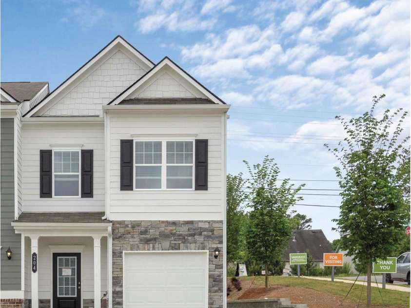 6009 Jasmine Branch Road, Charlotte, NC 28216.  MLS# CAR4261490, YatesRealty ID 17210. Suwanee C Exterior
