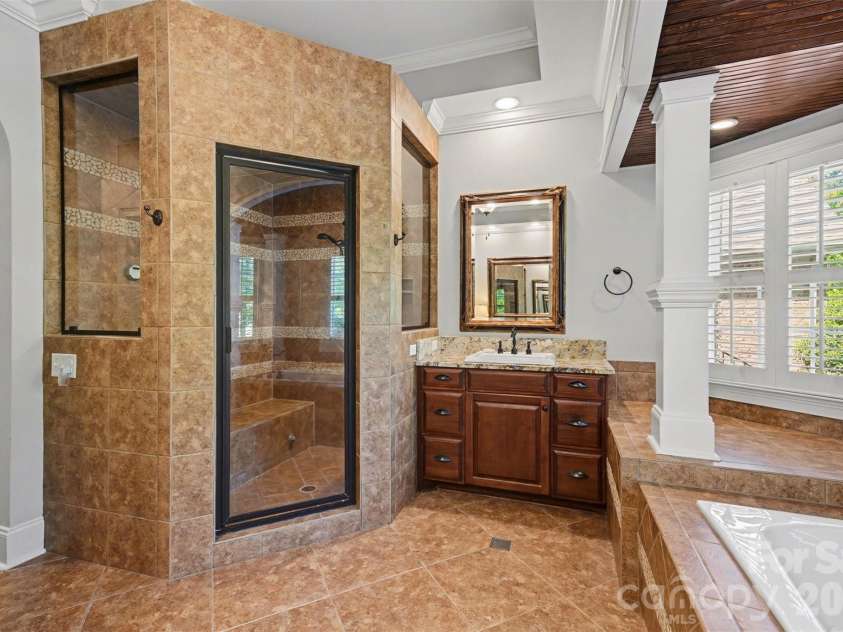 7806 Turnberry Lane, Stanley, NC 28164.  MLS# CAR4363811, YatesRealty ID 17212. Primary Bath