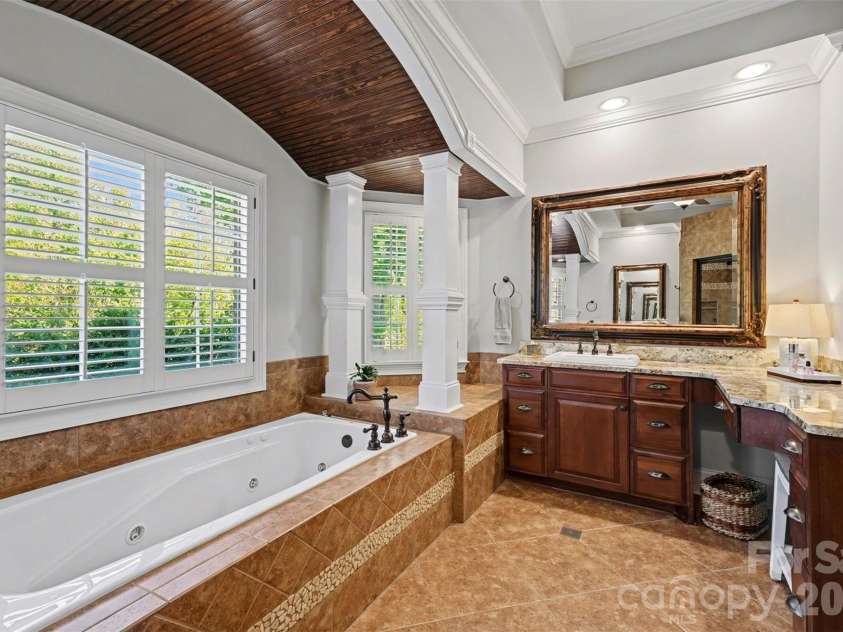 7806 Turnberry Lane, Stanley, NC 28164.  MLS# CAR4363811, YatesRealty ID 17212. Primary Ensuite Bath