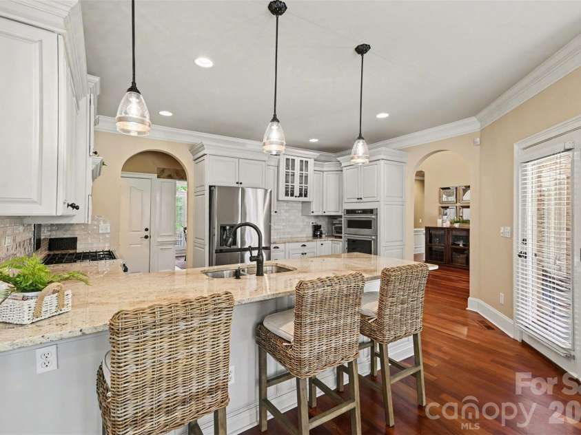 7806 Turnberry Lane, Stanley, NC 28164.  MLS# CAR4363811, YatesRealty ID 17212. Updated Kitchen 