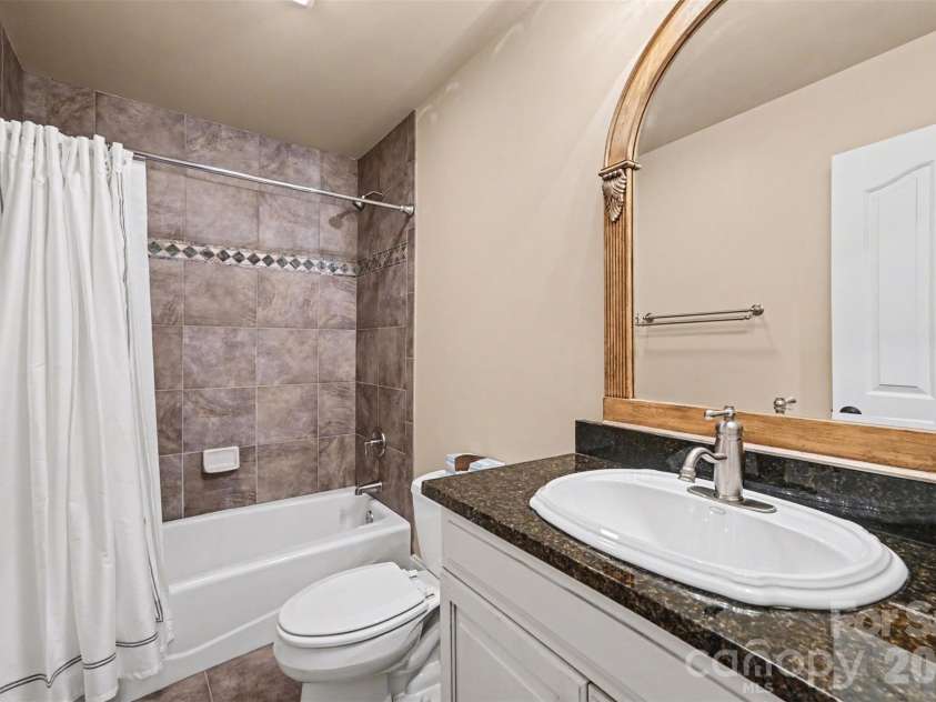 7806 Turnberry Lane, Stanley, NC 28164.  MLS# CAR4363811, YatesRealty ID 17212. Upper Level Full Bath