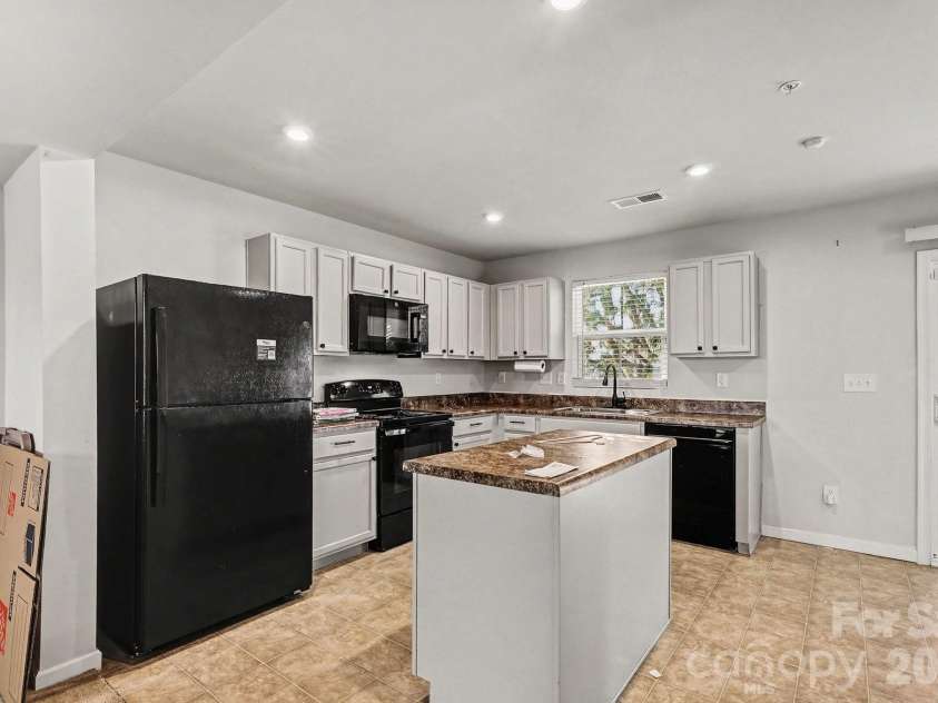 5356 Austin Knoll Court, Charlotte, NC 28269.  MLS# CAR4308975, YatesRealty ID 17213. 