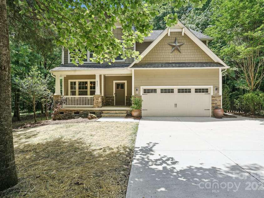 8521 Aspen Court, Charlotte, NC 28227.  MLS# CAR4261042, YatesRealty ID 17213. 