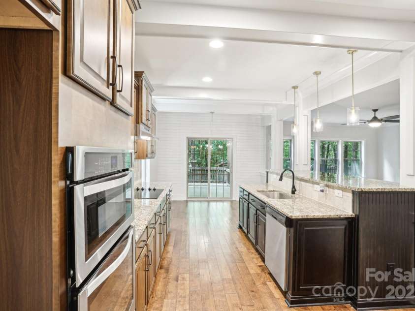 8521 Aspen Court, Charlotte, NC 28227.  MLS# CAR4261042, YatesRealty ID 17213. 
