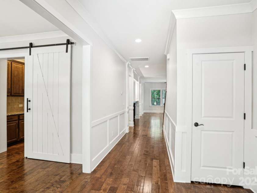 8521 Aspen Court, Charlotte, NC 28227.  MLS# CAR4261042, YatesRealty ID 17213. 
