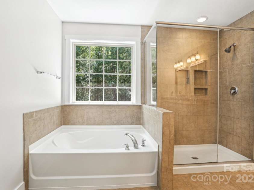 8521 Aspen Court, Charlotte, NC 28227.  MLS# CAR4261042, YatesRealty ID 17213. 