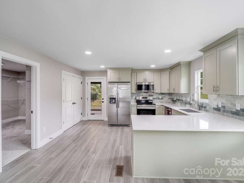 11 Cobblestone Lane, Concord, NC 28027.  MLS# CAR4249487, YatesRealty ID 17214. 