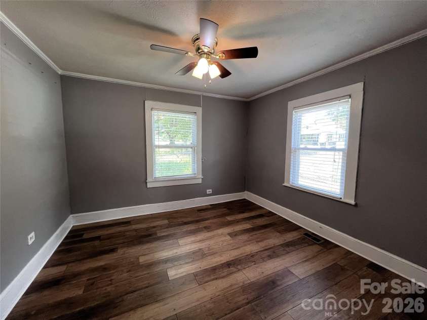 409 Maple Street, Dallas, NC 28034.  MLS# CAR4395537, YatesRealty ID 17214. 