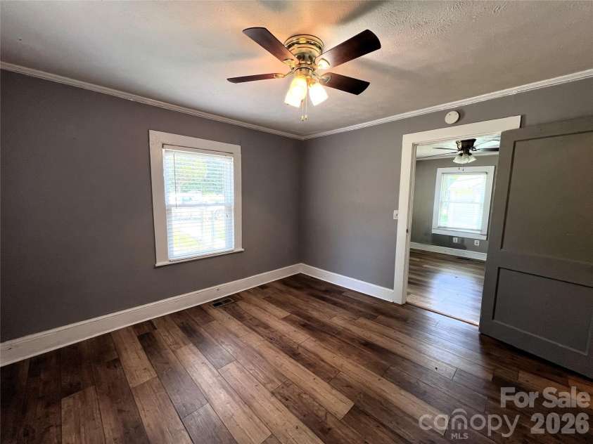 409 Maple Street, Dallas, NC 28034.  MLS# CAR4395537, YatesRealty ID 17214. 