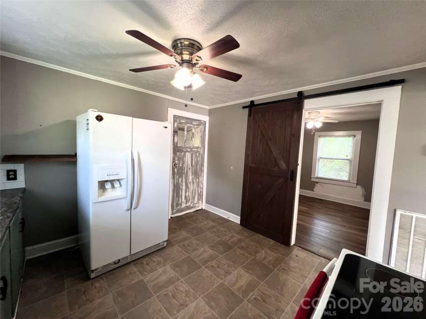 409 Maple Street, Dallas, NC 28034.  MLS# CAR4395537, YatesRealty ID 17214. 