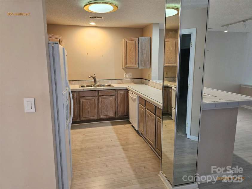 854 Southwest Drive, Davidson, NC 28036.  MLS# CAR4265992, YatesRealty ID 17215. 