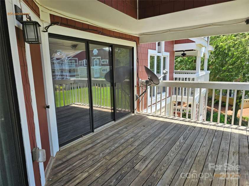 854 Southwest Drive, Davidson, NC 28036.  MLS# CAR4265992, YatesRealty ID 17215. 