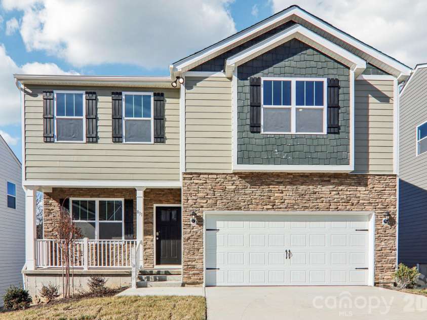 831 Adelston Lane, Asheville, NC 28804.  MLS# CAR4264547, YatesRealty ID 17216. 