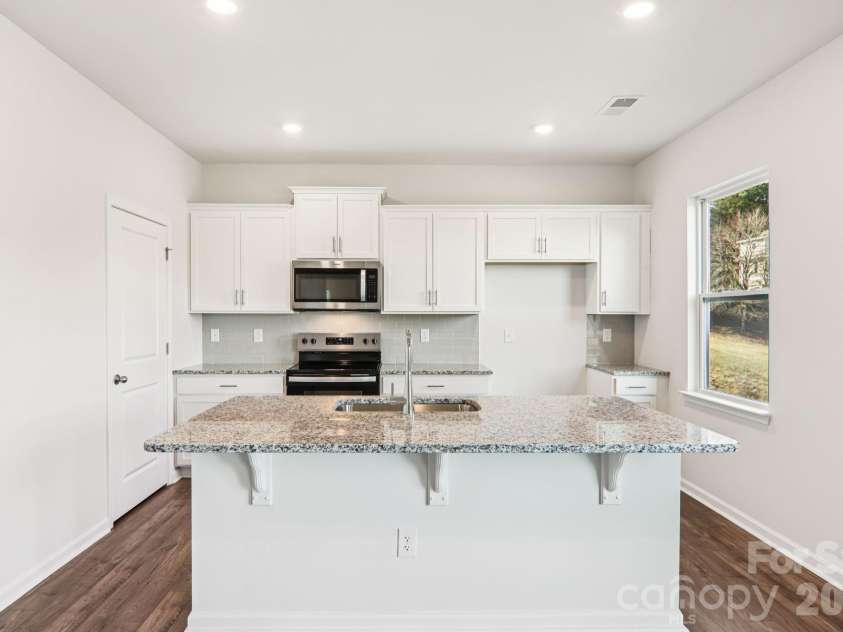 831 Adelston Lane, Asheville, NC 28804.  MLS# CAR4264547, YatesRealty ID 17216. 