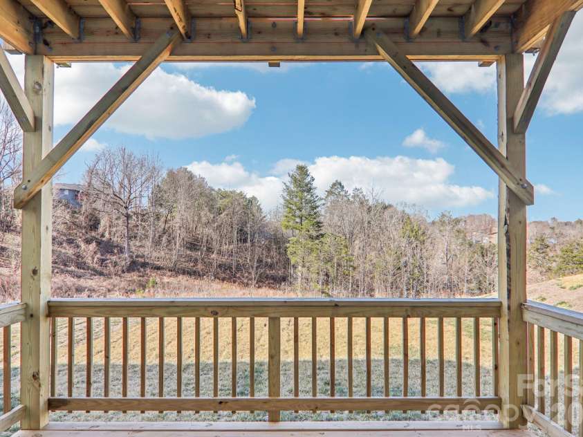 831 Adelston Lane, Asheville, NC 28804.  MLS# CAR4264547, YatesRealty ID 17216. 