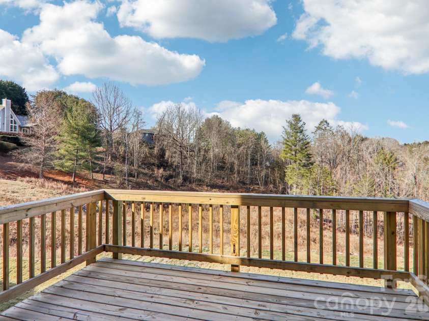 831 Adelston Lane, Asheville, NC 28804.  MLS# CAR4264547, YatesRealty ID 17216. 