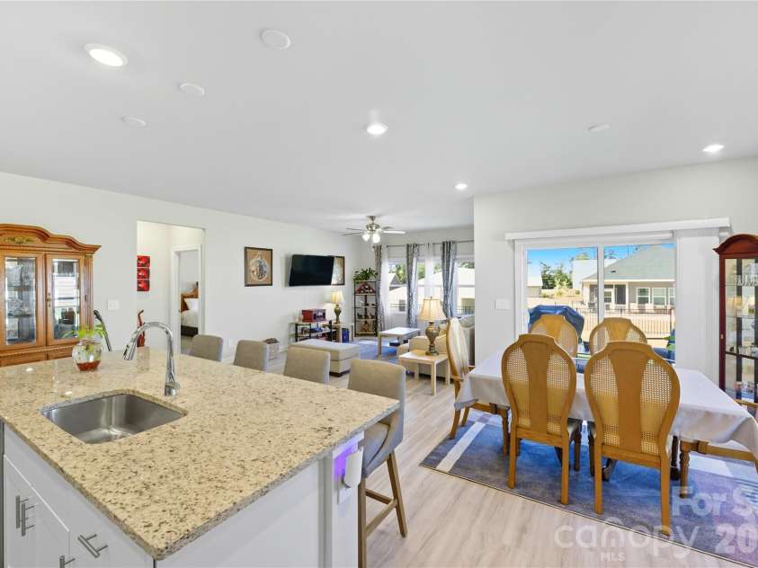 2023 Merida Street, Charlotte, NC 28214.  MLS# CAR4306693, YatesRealty ID 17217. Kitchen-Dining ROom