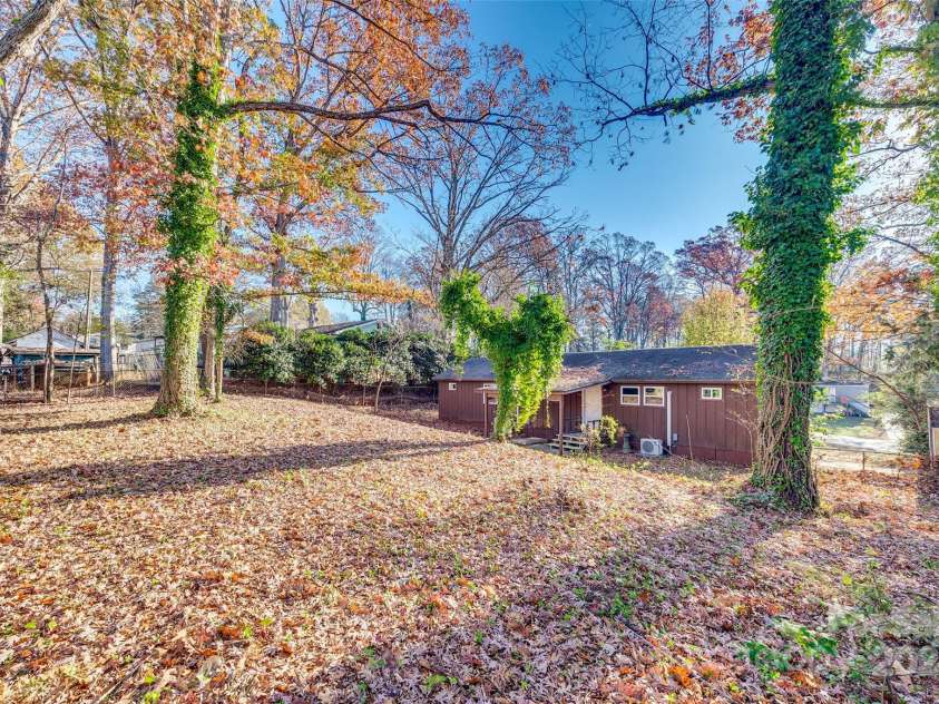 260 Amelia Drive, Fort Mill, SC 29715.  MLS# CAR4205106, YatesRealty ID 1722. 