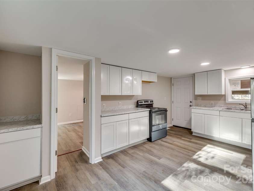 260 Amelia Drive, Fort Mill, SC 29715.  MLS# CAR4205106, YatesRealty ID 1722. Kitchen
