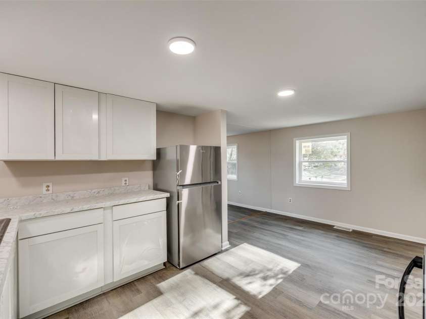 260 Amelia Drive, Fort Mill, SC 29715.  MLS# CAR4205106, YatesRealty ID 1722. Kitchen - Different angle