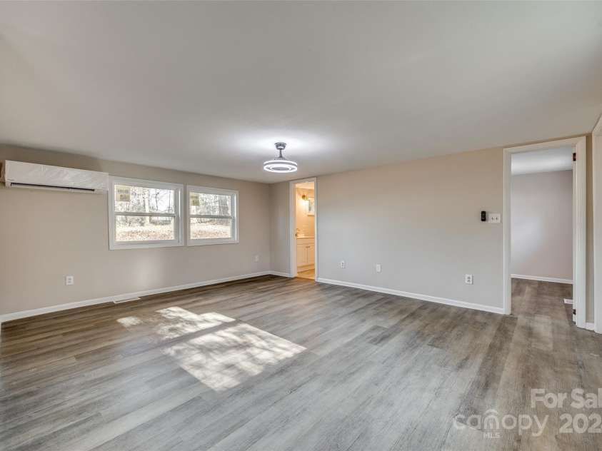 260 Amelia Drive, Fort Mill, SC 29715.  MLS# CAR4205106, YatesRealty ID 1722. Living Room - Different angle