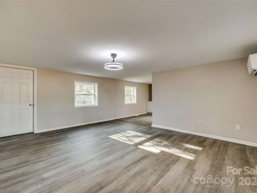 260 Amelia Drive, Fort Mill, SC 29715.  MLS# CAR4205106, YatesRealty ID 1722. Living Room - Different angle