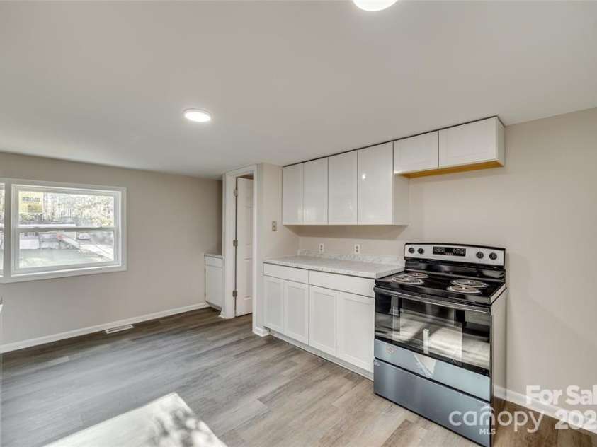 260 Amelia Drive, Fort Mill, SC 29715.  MLS# CAR4313275, YatesRealty ID 1722. 