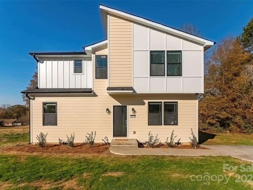 3024 Poplar Circle, Shelby, NC 28152.  MLS# CAR4324954, YatesRealty ID 1722. 