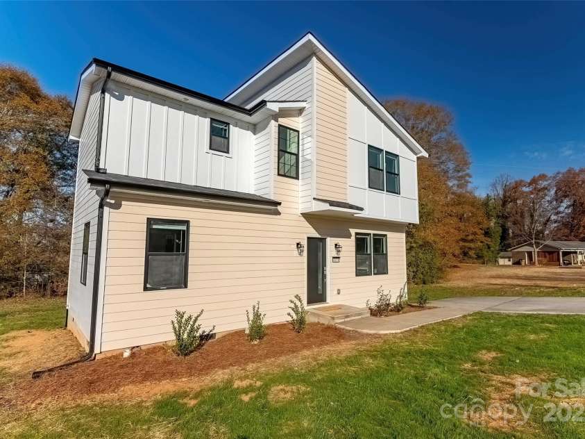 3024 Poplar Circle, Shelby, NC 28152.  MLS# CAR4324954, YatesRealty ID 1722. 