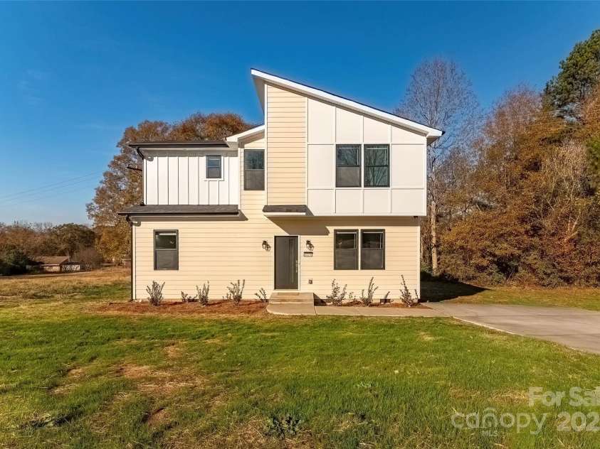 3024 Poplar Circle, Shelby, NC 28152.  MLS# CAR4324954, YatesRealty ID 1722. 